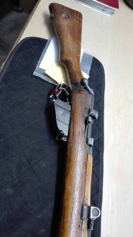 De Activated .303 Lee Enfield rifle.