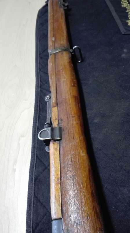 De Activated .303 Lee Enfield rifle.