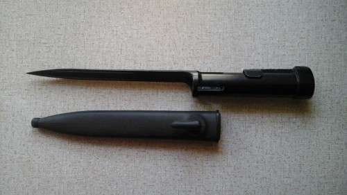 R 4 Bayonet with scabbard