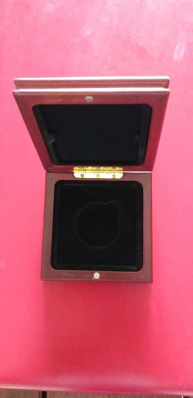2x Nelson R. Mandela 90 years 2008 empty proof coin boxes.