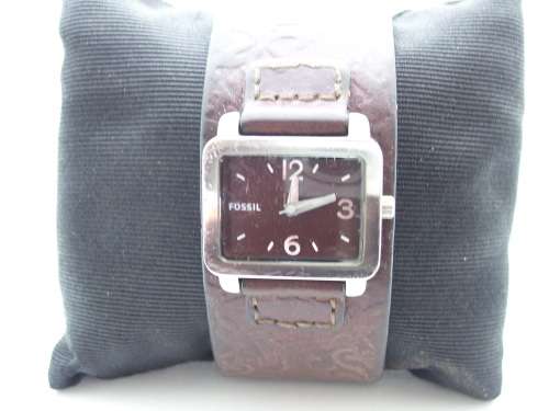 Fossil Ladies time piece. Unique wrist watch. Working condition.