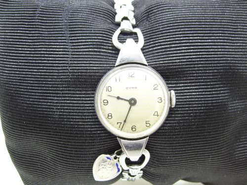 Beautiful Vintage Cyma Swiss Made hand winding ladies time piece.