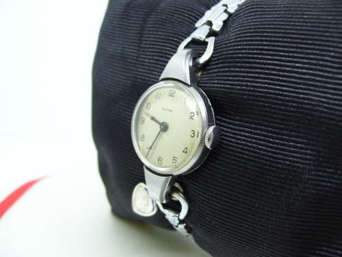 Beautiful Vintage Cyma Swiss Made hand winding ladies time piece.