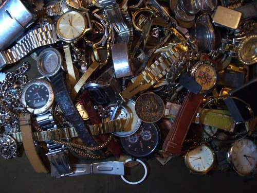 Treasure chest full off interesting assorted items. . CRAZY R1 START!!!. PLEASE READ DESCRIPTION.