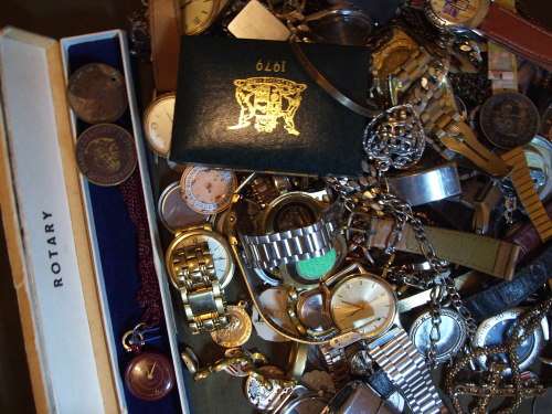 Treasure chest full off interesting assorted items. . CRAZY R1 START!!!. PLEASE READ DESCRIPTION.