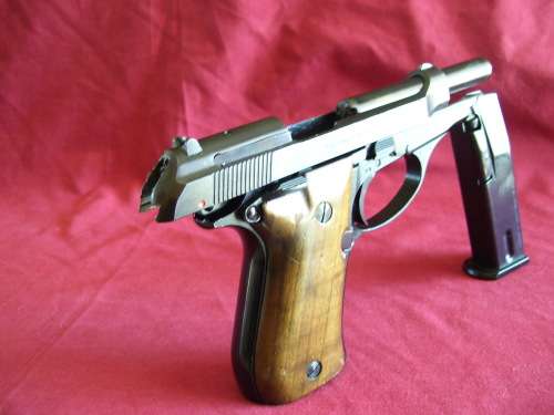 DEACTIVATED!!! Beautiful Pietro Beretta Mod84 9mm Short Pistol. Exellent Collectors Piece.