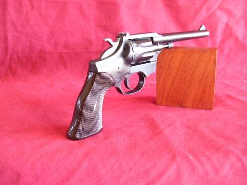 DEACTIVATED !!! HS .22LR ' SENTINEL Revolver .Beautiful And Unique Collectors Item. Crazy R1 Start!!