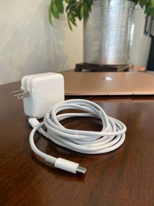 MacBook Air 13 inch, 2019, Rose Gold
