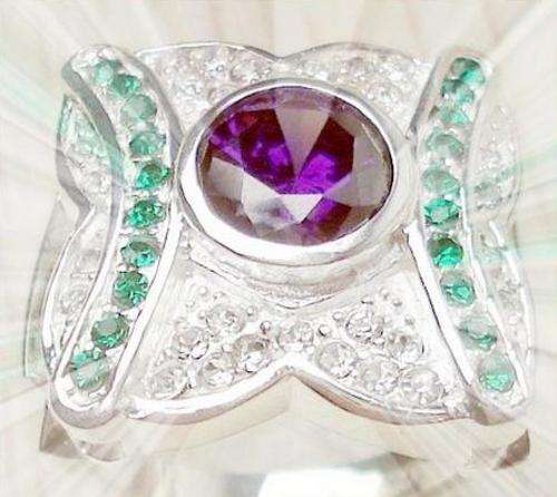 Stunning Gemstone Ring in Silver - Size 7!!!!!