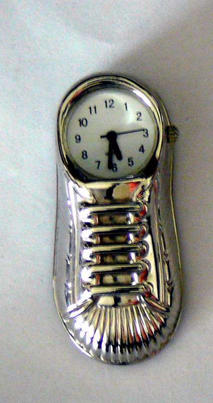 BEAUTIFUL MINIATURE CLOCK "SHOE" - CLOSING DOWN SALE!