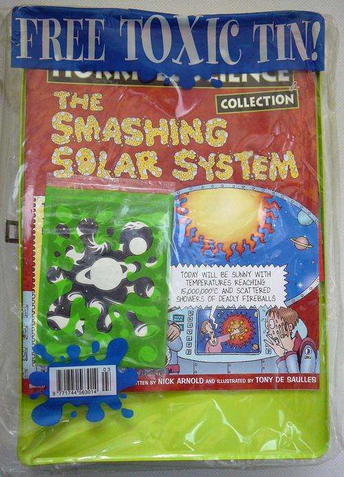THE SMASHING SOLAR SYSTEM - HORRIBLE SCIENCE COLLECTION MAGAZINE ISSUE 3 NEW!