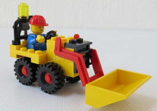 LEGO - TOWN - CLASSIC TOWN - CONSTRUCTION - 6630 BUCKET LOADER - CLOSING DOWN SALE!
