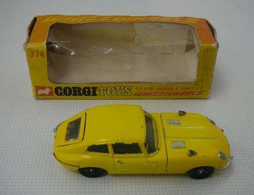 CORGI TOYS WHIZWHEELS 4.2 LITRE JAGUAR "E" TYPE NO 374 IN ORIGINAL BOX