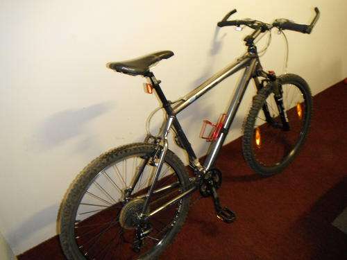 ***FELT Q600 HYDROFORM MOUNTAIN BIKE 17.5 INCH**R8500***
