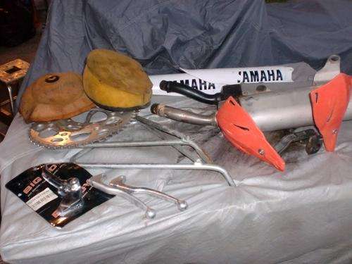 ***LOT OF BIKE ACCESSORIES INCL BOX OF +- 80 JETS***