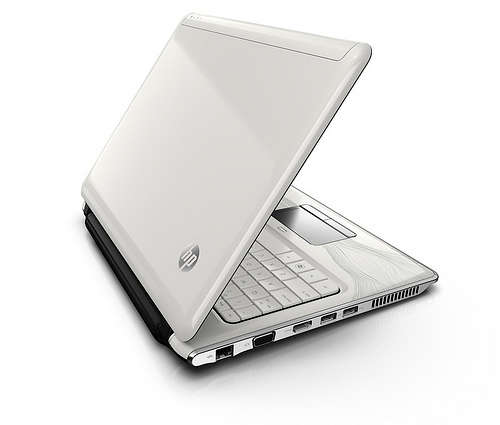 XXXTREME GAMING! HP PAVILION DV7t MASSIVE CORE i7 TITAN! 1 GB GRAPHICS, 640GB HDD AS NEW!