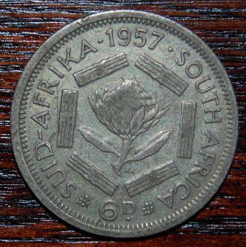 !!! 1957 Six Pence !!!