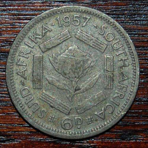 !!! 1957 Six Pence !!!