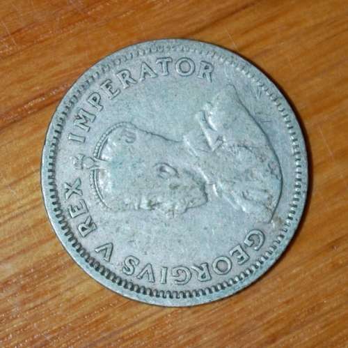 ` Six Pence 1932 `