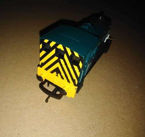 REDUCED - HORNBY - Locomotive, Carts and Tunnel Portals as a Lot