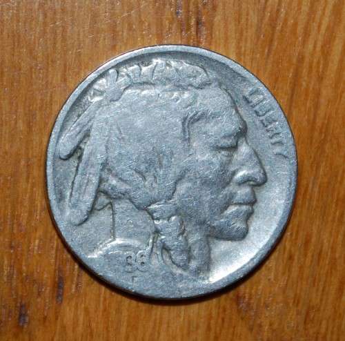 ` American 5 Cent Buffalo Nickel - 1936 `