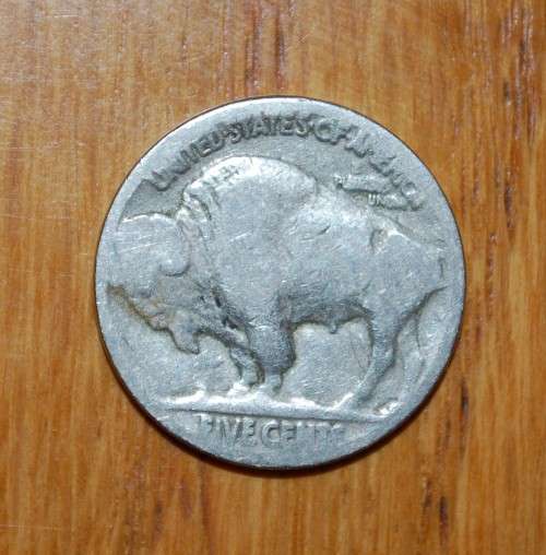 ` American 5 Cent Buffalo Nickel - 1936 `