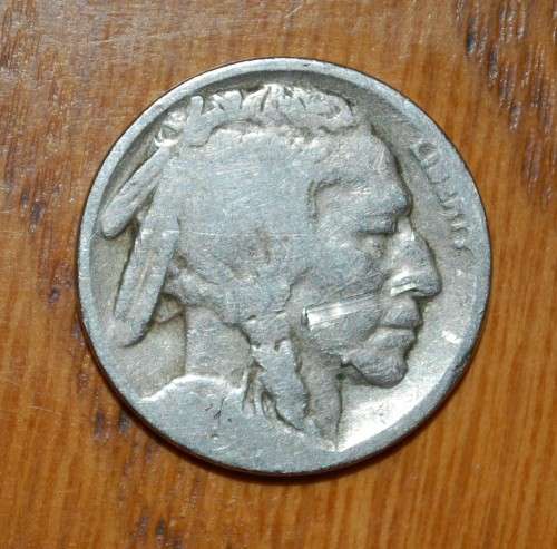 ` American 5 Cent Buffalo Nickel -  Looks like 1928 `