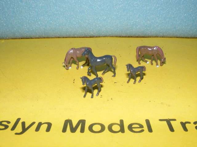 HO Horses