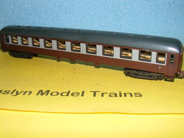 Lima HO SAR/ SAS Old Style Passenger Coaches X 3