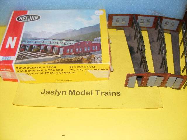 N Gauge Round House - Model