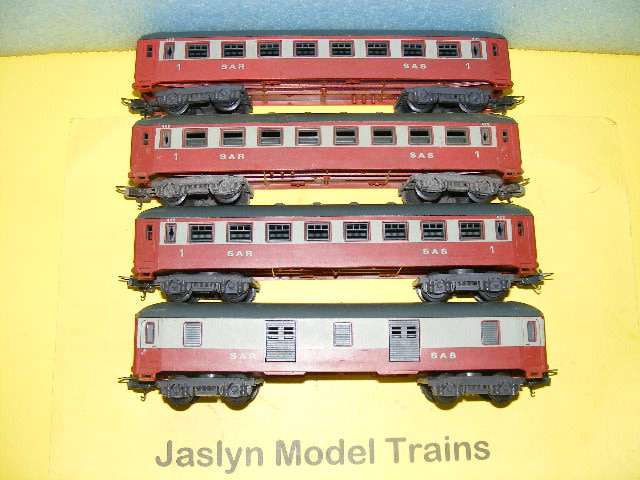 Lima HO SAR/ SAS Junior Trans Karoo Coach Set.