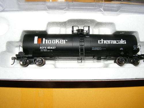 Atlas HO ACFX Tank Car (Boxed)