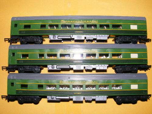 Tri-ang OO Trans-continental Coach set