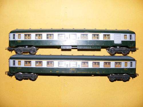 Lima HO SNCF Passenger Coaches x 2