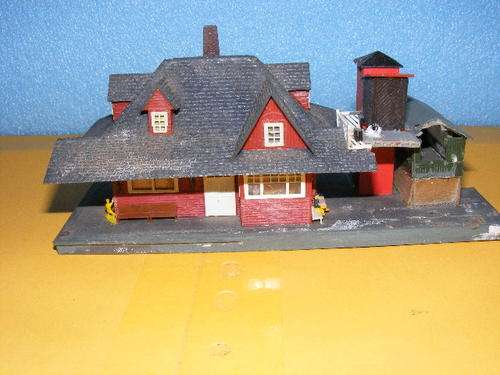 N-scale house