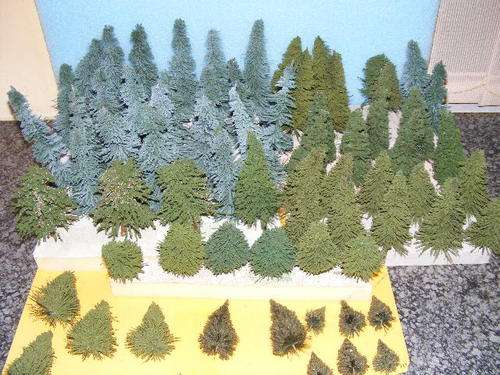 HO Job Lot Trees (+/- 72 trees)