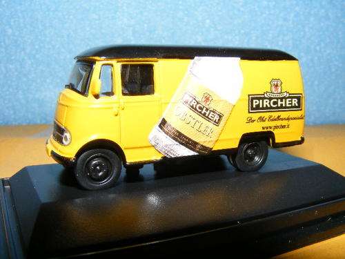 HO Mercedes Benz Van (Boxed)