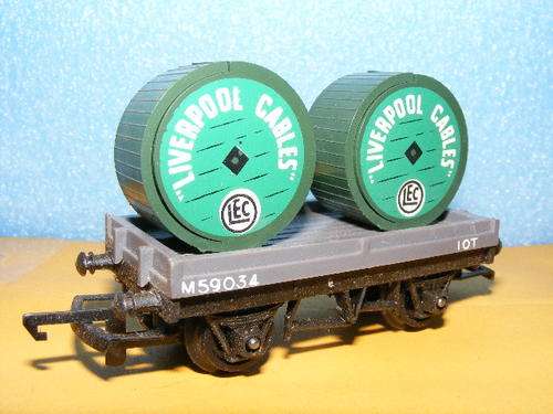 Tri-ang OO flat Bed with Cable Drums