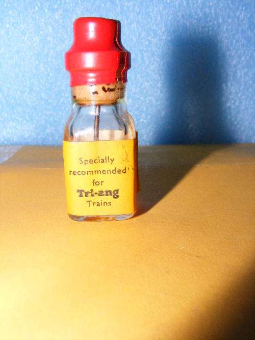 Tri-ang Shell Oil Bottle