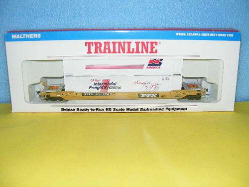 Walthers Trainline Flatbed with twin containers. (Boxed)