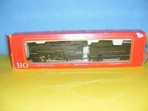 Rivarossi HO Steam Loco and tender (Boxed)