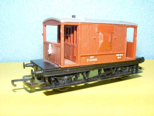 Tri-ang OO Caboose