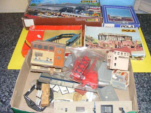HO - Scrap buildings and kits