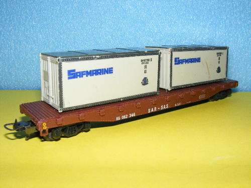 Lima HO SAR/SAS Flat Bed with containers.