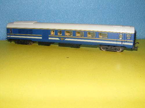 Lima HO SAR/ SAS Blue Train Composite Coach.