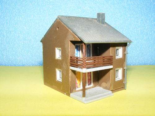 N -Gauge Double Story Building
