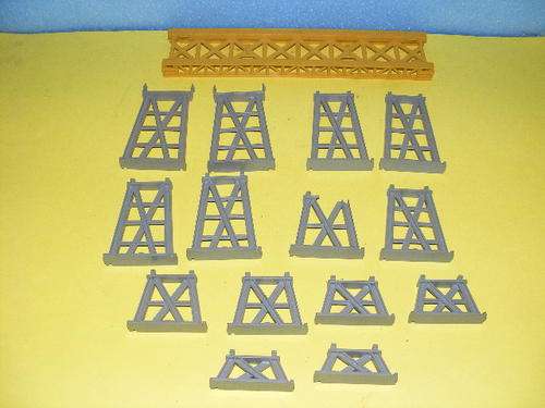 Lima HO Bridge and Bridge Piers Set.