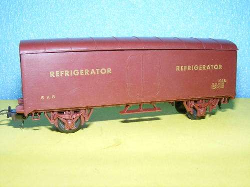 Lima HO SAR/SAS Refrigerator Box Wagon.