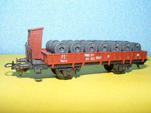 Lima HO Flat bed with wire drums.