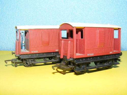 Tri-ang OO Caboose X 2